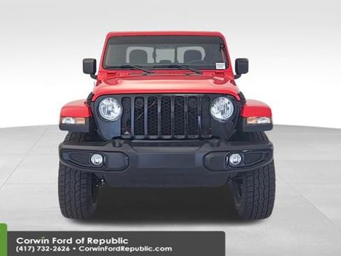 Used 2021 Jeep Gladiator Willys image 2
