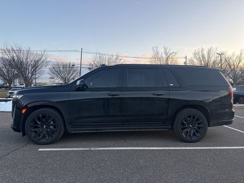 Used 2024 Cadillac Escalade ESV Sport Platinum w/ LPO, ONYX Package image 6