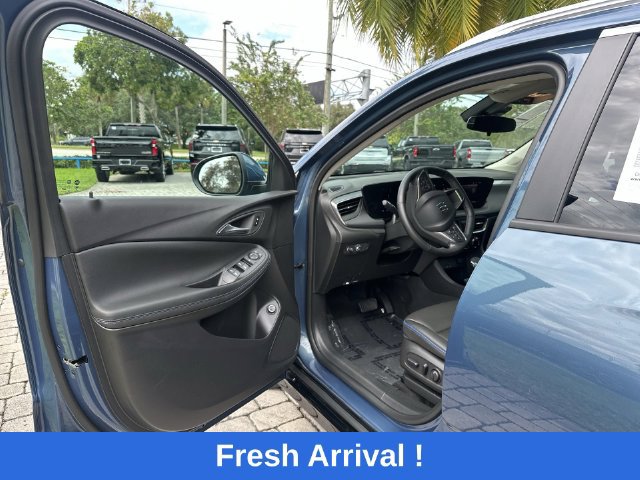 Used 2025 Buick Encore GX Sport Touring w/ Advanced Technology Package FWD image 22