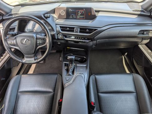 Used 2021 Lexus UX 200 w/ Accessory Package (Z1) FWD image 4