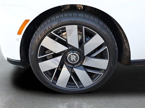 New 2026 Rolls-Royce Cullinan AWD/4WD image 12