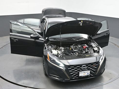 Used 2024 Nissan Altima 2.5 SR FWD image 38