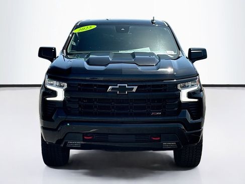 Used 2025 Chevrolet Silverado 1500 LT Trail Boss w/ Convenience Package II AWD/4WD image 2