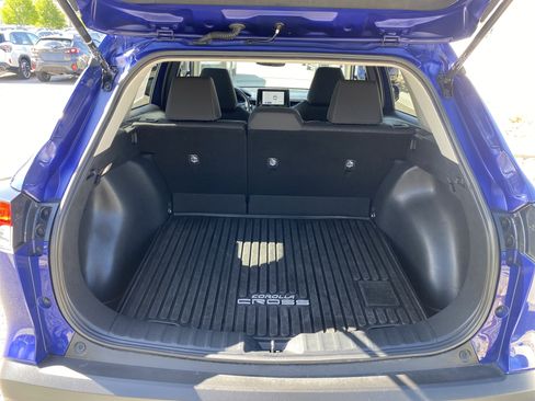 Used 2024 Toyota Corolla Cross LE w/ Moonroof Package AWD/4WD image 37