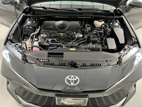 Used 2025 Toyota Camry SE image 60