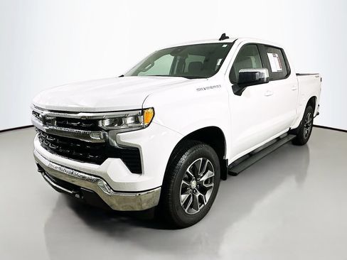 Used 2024 Chevrolet Silverado 1500 LT AWD/4WD image 3