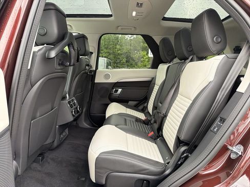 New 2026 Land Rover Discovery Limited Edition AWD/4WD image 5