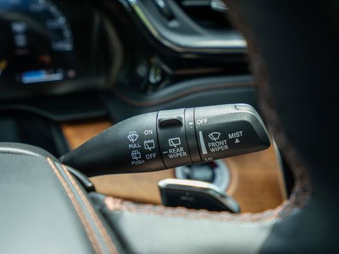 Used 2024 Jeep Grand Cherokee Summit AWD/4WD image 38
