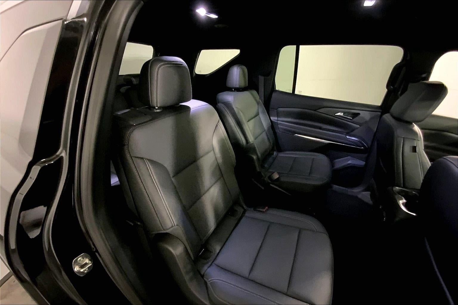 Used 2026 Chevrolet Traverse LT w/ Driver Confidence Package FWD image 23