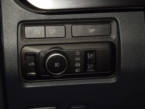 Used 2023 Ford F250 Lariat w/ Lariat Ultimate Package AWD/4WD image 39