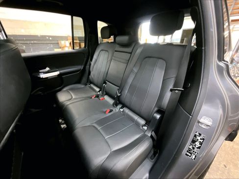 Used 2023 Mercedes-Benz GLB 250 4MATIC image 29