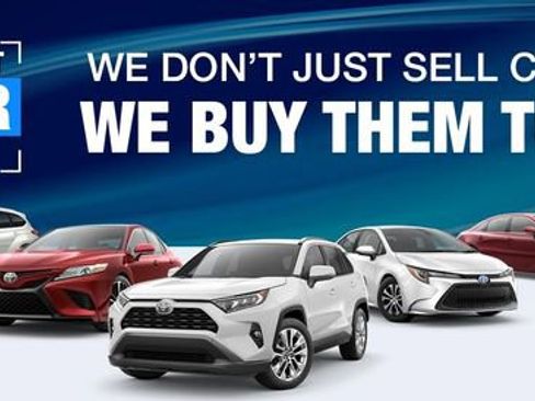 Used 2016 Toyota Sequoia Limited w/ Safety & Convenience Package image 2