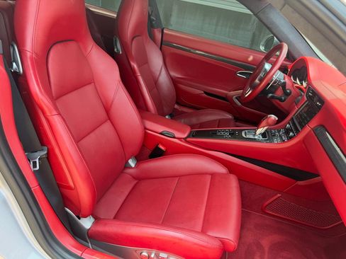 Used 2015 Porsche 911 Turbo S w/ High-end Infotainment Package AWD/4WD image 28