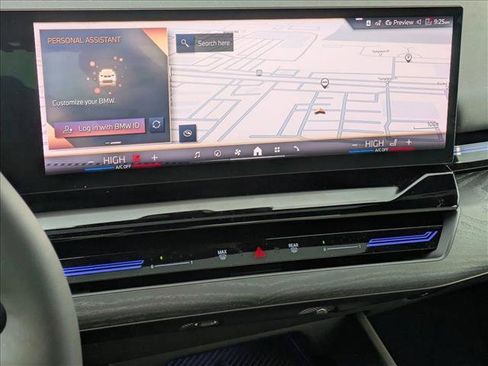 Used 2024 BMW 530i xDrive w/ Convenience Package image 10