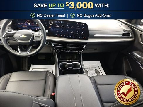 Used 2026 Chevrolet Traverse LT w/ Sun and Wheel Package FWD image 17