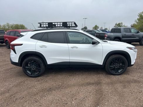 Used 2024 Chevrolet Trax ACTIV w/ Sunroof Package FWD image 7