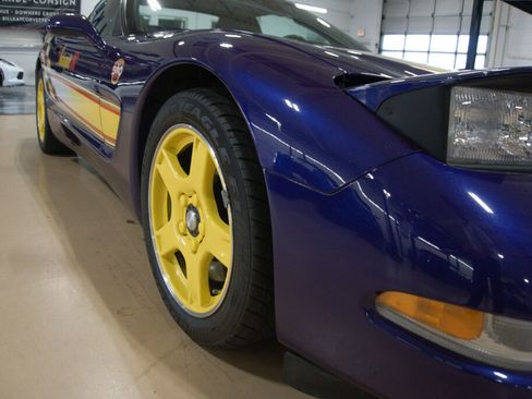 Used 1998 Chevrolet Corvette Convertible w/ Memory Pkg image 27