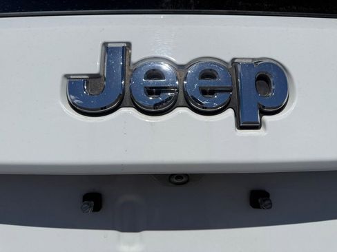 Certified 2019 Jeep Grand Cherokee Limited image 17
