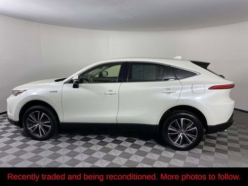 Used 2021 Toyota Venza LE AWD/4WD image 4