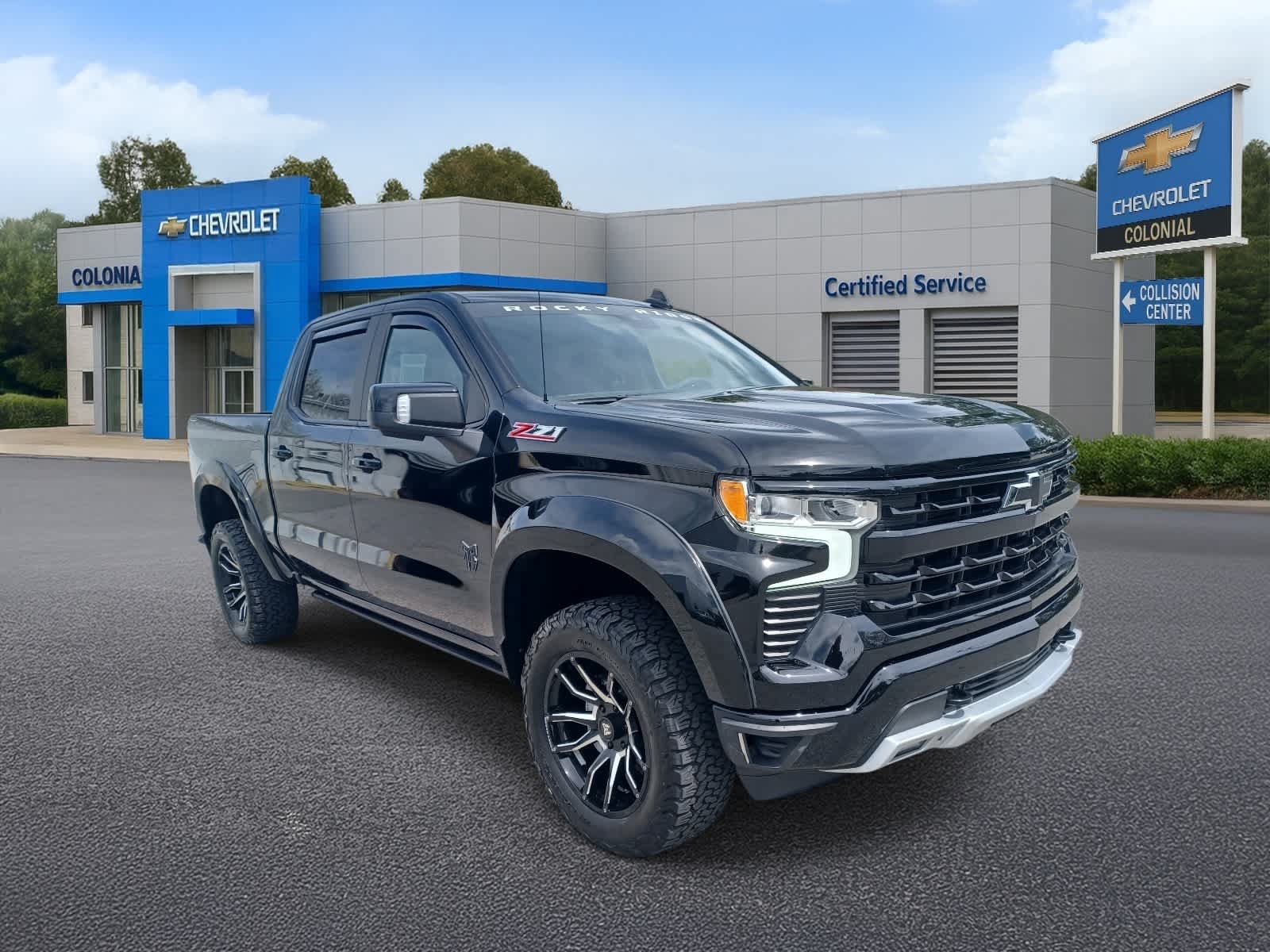 Used 2022 Chevrolet Silverado 1500 RST AWD/4WD image 2
