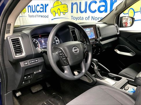 Used 2022 Nissan Frontier SV AWD/4WD image 8