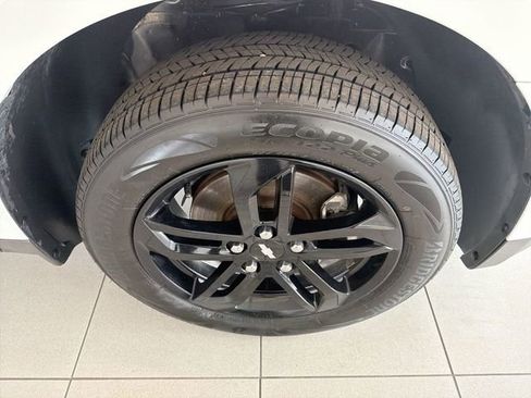 Used 2017 Chevrolet Equinox LT w/ Sport Edition image 14