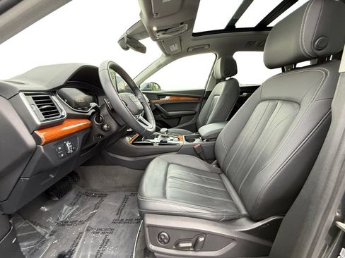 Used 2023 Audi Q5 2.0T Premium Plus w/ Premium Plus Package AWD/4WD image 9