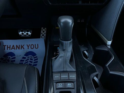 Used 2025 Toyota Camry SE image 24