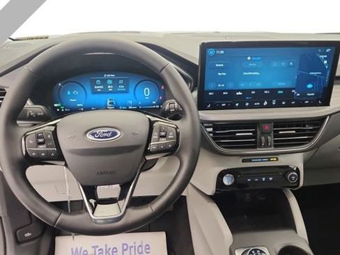 New 2026 Ford Escape SE w/ PHEV Premium Package FWD image 13