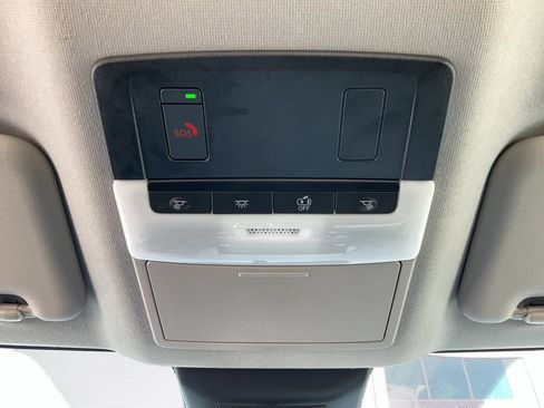 Used 2025 Nissan Sentra SV FWD image 14
