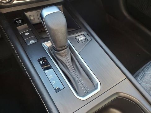 Certified 2025 Nissan Kicks SV image 22