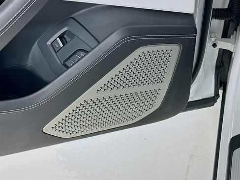 Used 2021 Lamborghini Urus image 20