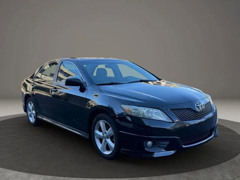 Used 2011 Toyota Camry SE image 3
