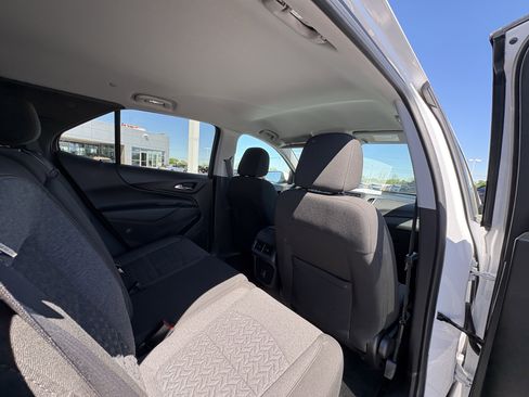Used 2022 Chevrolet Equinox LT image 11