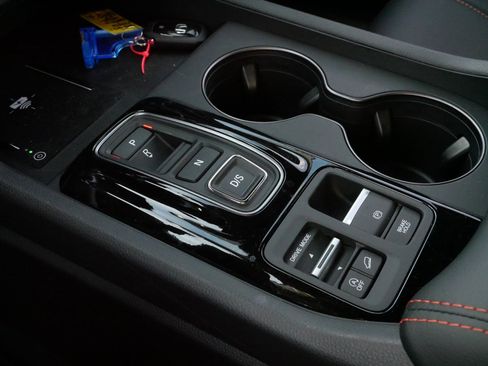 Certified 2025 Honda Pilot TrailSport image 24