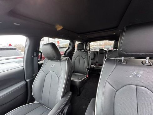 New 2026 Chrysler Pacifica Limited w/ S Appearance Package image 60