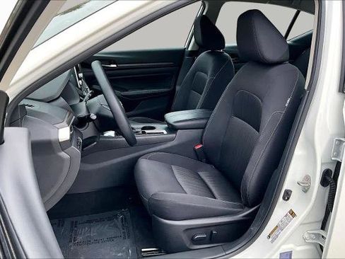 Certified 2025 Nissan Altima 2.5 SV FWD image 8