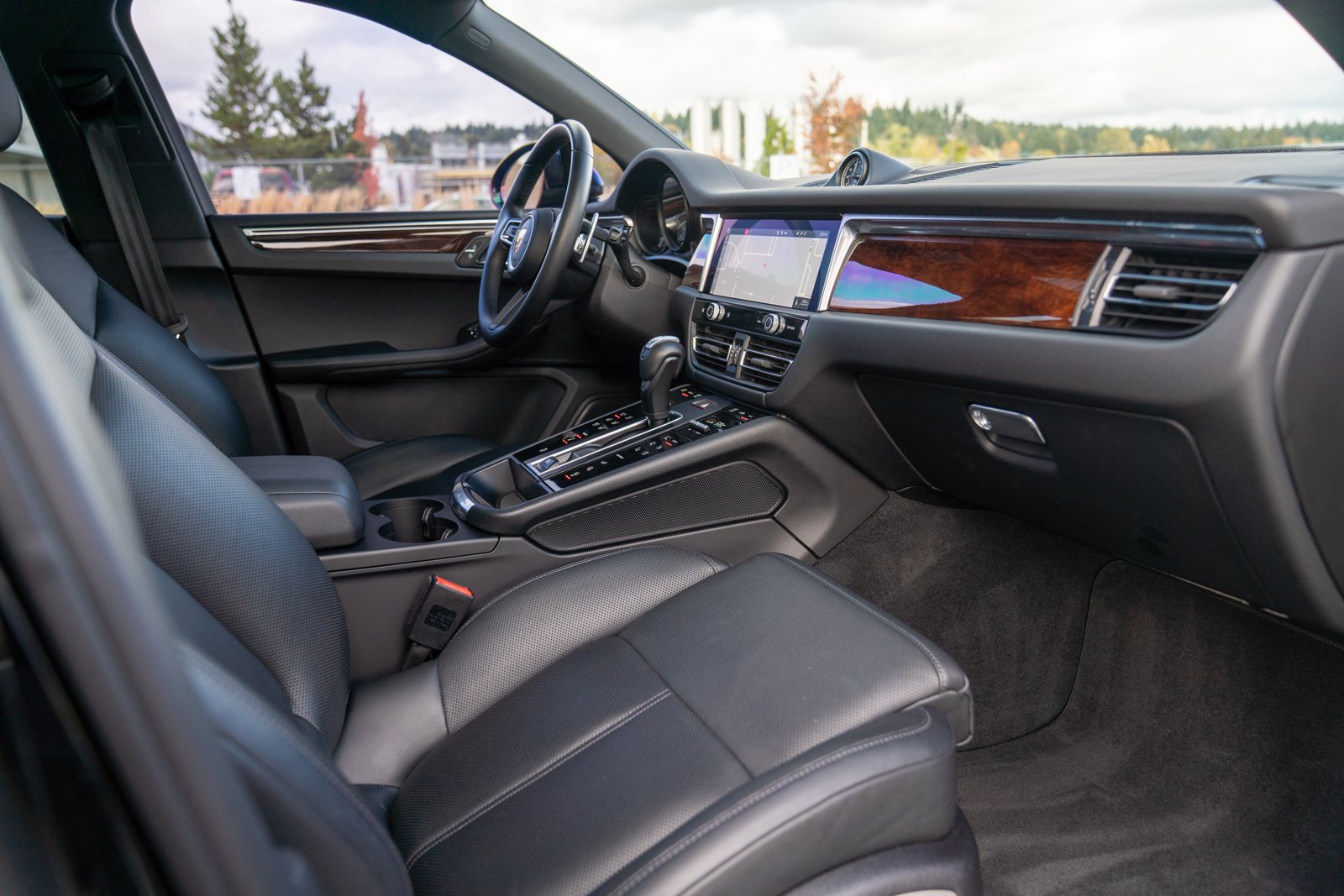 Certified 2023 Porsche Macan S AWD/4WD image 25
