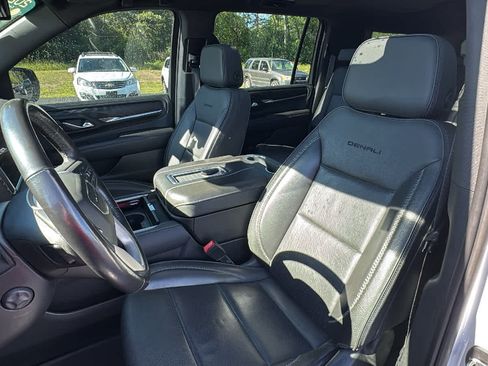 Certified 2023 GMC Yukon XL Denali AWD/4WD image 8
