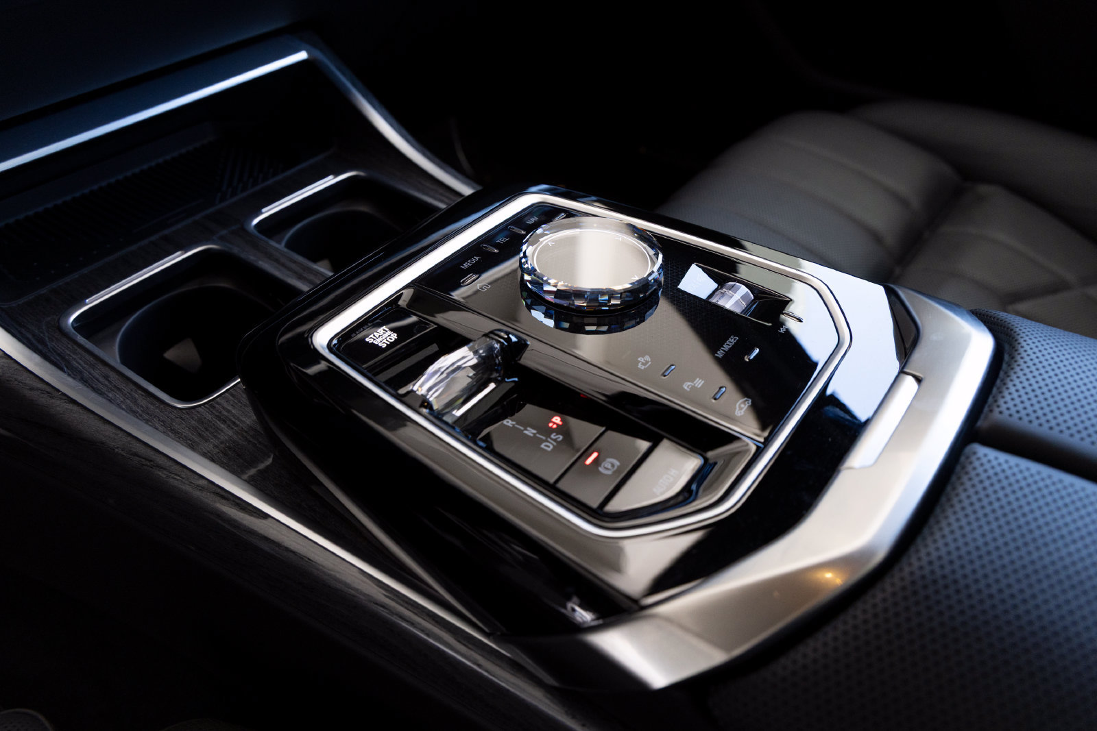 Certified 2025 BMW 760i xDrive AWD/4WD image 18