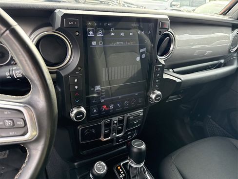 Used 2020 Jeep Gladiator Overland w/ Safety Group image 31