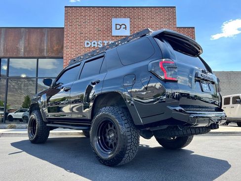 Used 2022 Toyota 4Runner TRD Off-Road Premium w/ Moonroof Package AWD/4WD image 4