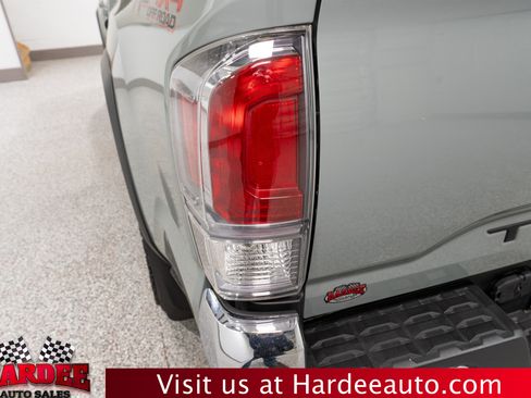 Used 2023 Toyota Tacoma TRD Off-Road w/ Black Out Package (TMS) image 9