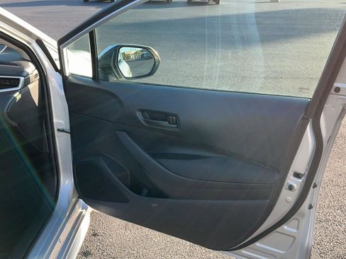 Used 2025 Toyota Corolla LE image 23