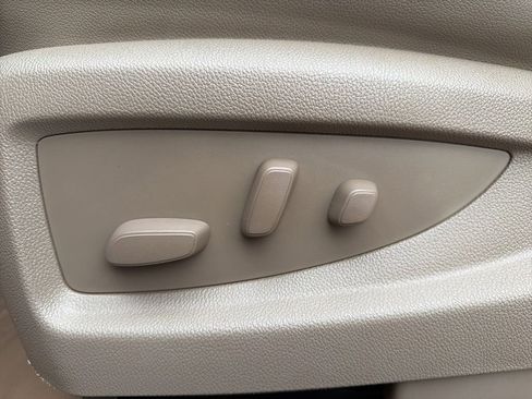 Used 2015 Chevrolet Tahoe LTZ image 38