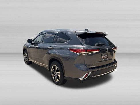 Used 2020 Toyota Highlander XLE FWD image 6