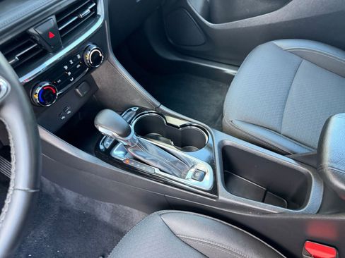 Used 2025 Buick Encore GX Preferred image 42