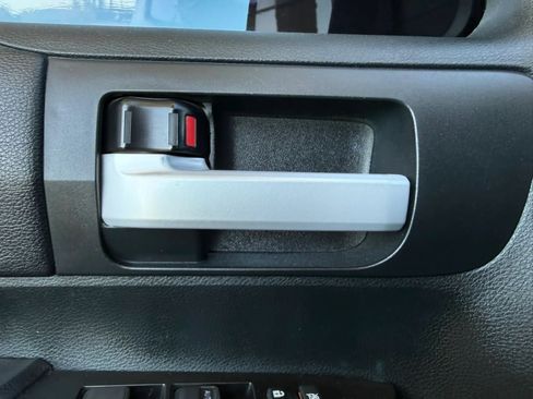 Used 2017 Toyota Tundra SR5 AWD/4WD image 37