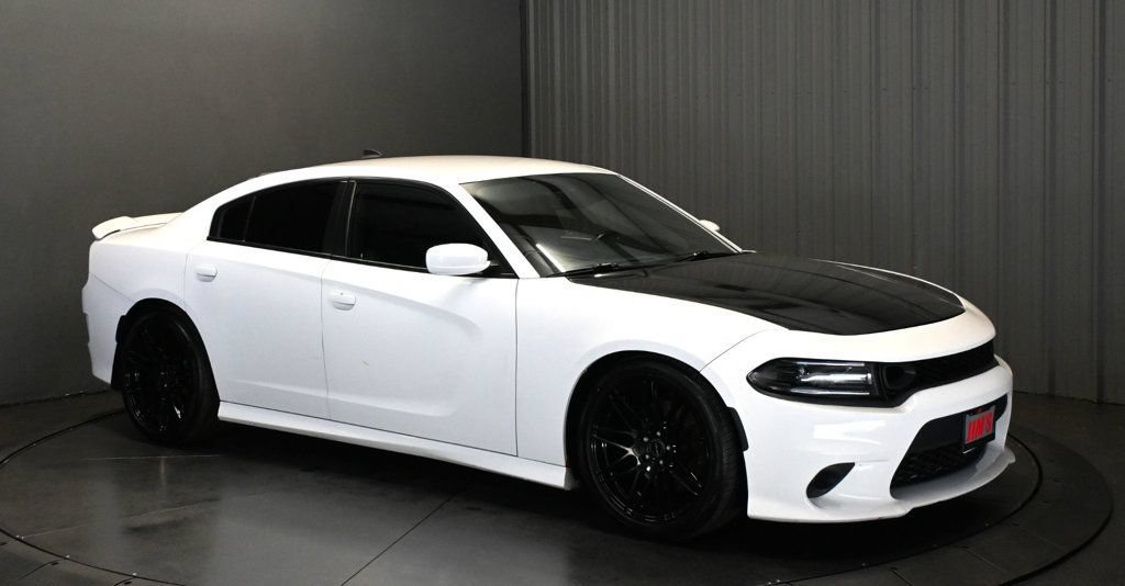 Used 2019 Dodge Charger R/T w/ Plus Group RWD image 3