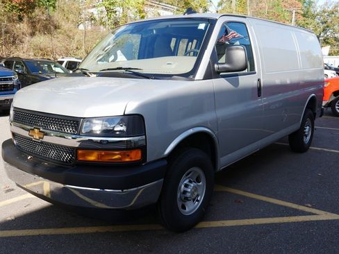 New 2025 Chevrolet Express 2500 w/ Driver Convenience Package image 4